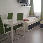 Apartment Sonniges Modernes Hoehenberg Köln