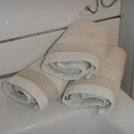 Sonniges Modernes Hoehenberg Appartement Keulen