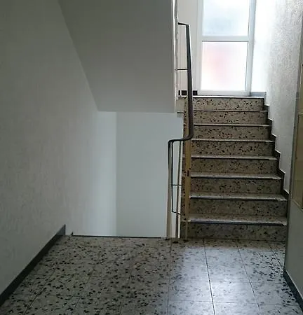 Sonniges Modernes Hoehenberg