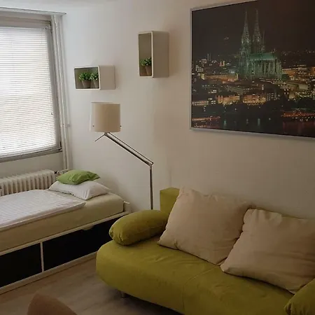 Sonniges Modernes Hoehenberg Appartement Keulen