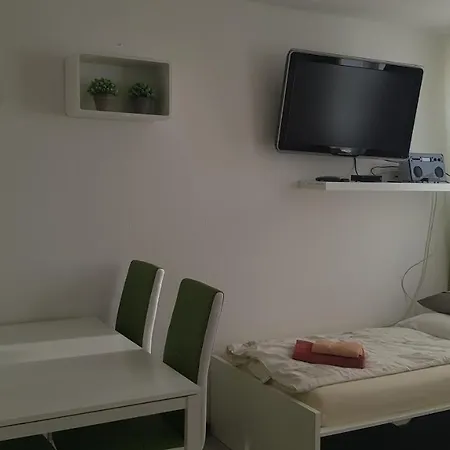 Sonniges Modernes Hoehenberg